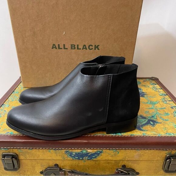 All Black Sleek Mix Leather Booties Boots Size 35 or 5 - Picture 6 of 7